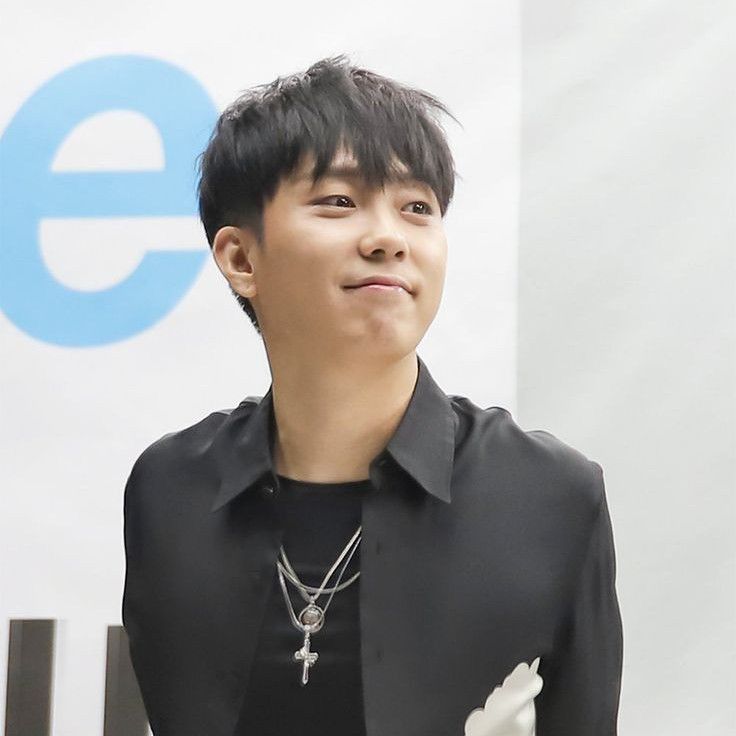 A moment captured by Eun Jiwon (SECHSKIES)'s fan