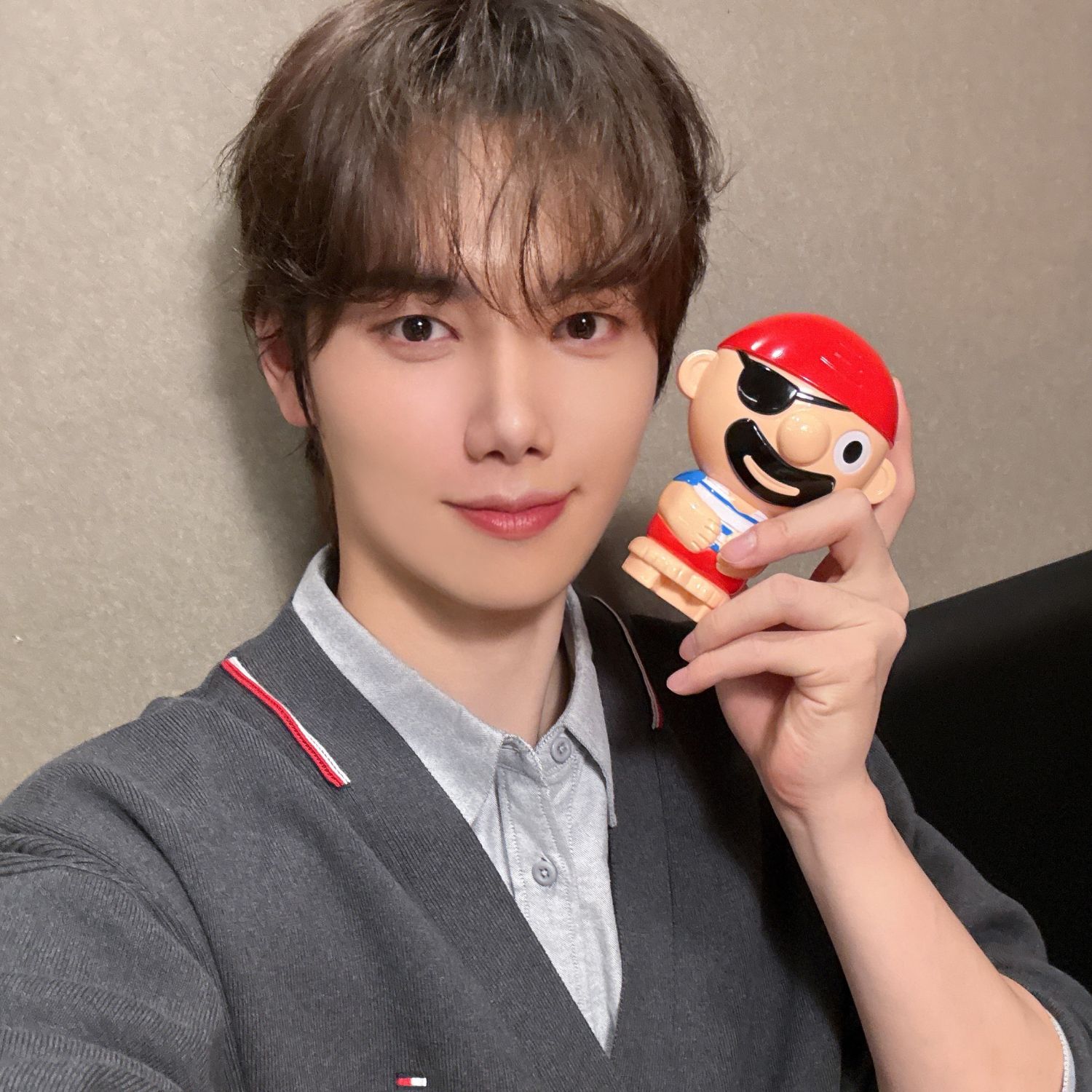 Behind-the-scenes cut of Minhee (CRAVITY)