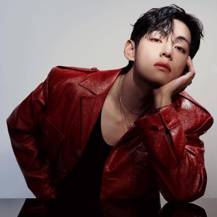 Foto aktivitas terbaru V (BTS)