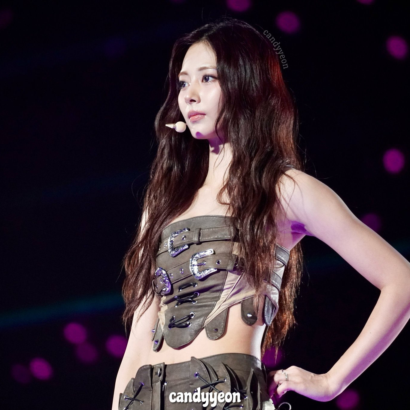 Foto aktivitas terbaru Tzuyu (TWICE)