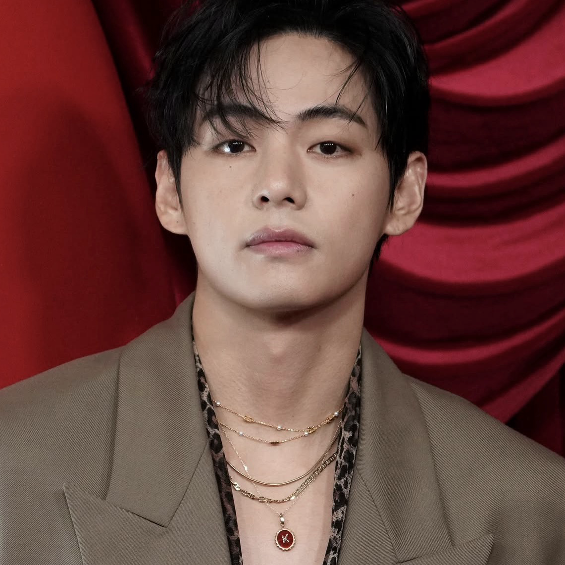 뷔 (방탄소년단)의 비하인드 컷