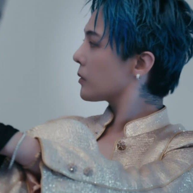 Latest photo of G-DRAGON (BIGBANG)