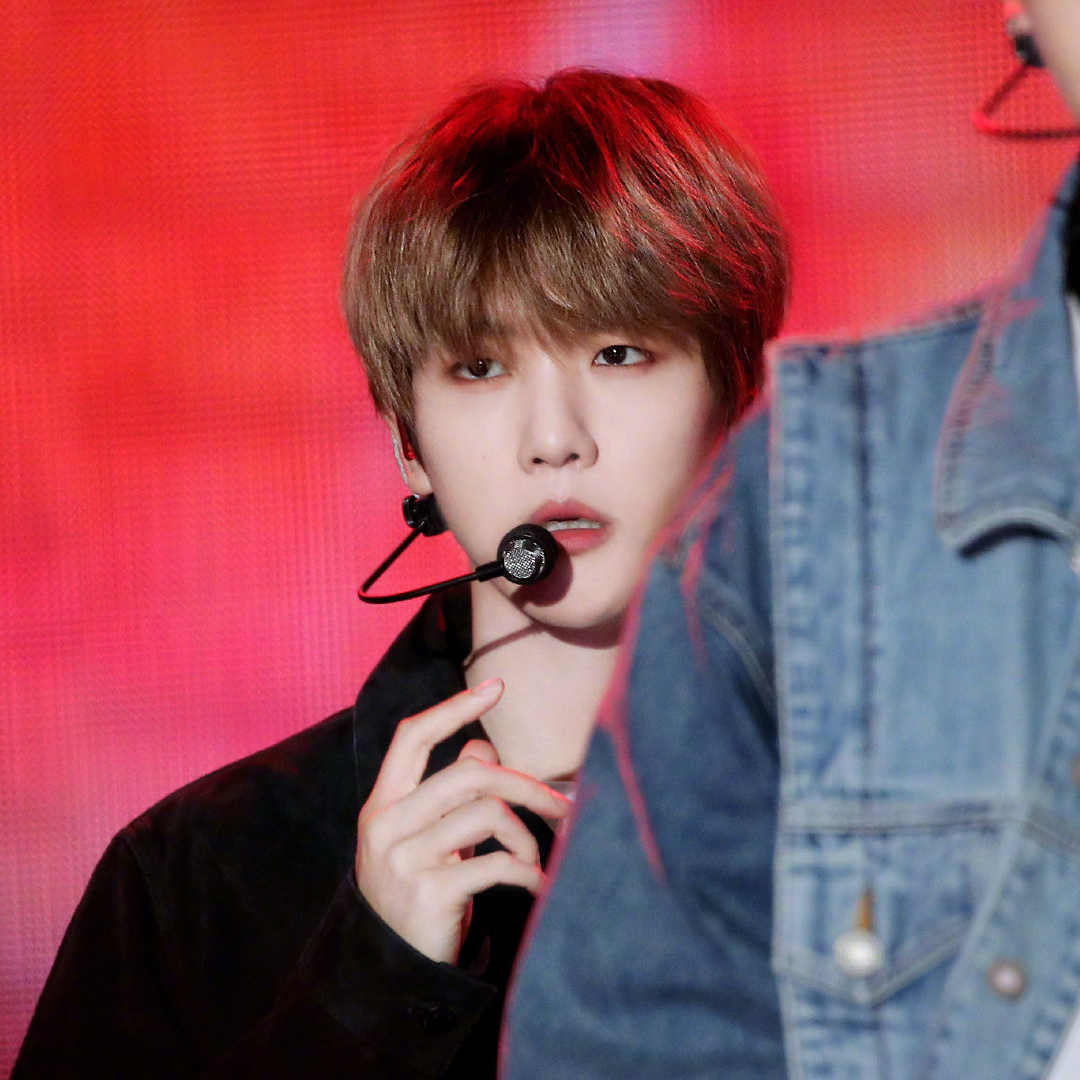 伯賢 (EXO)粉絲拍下的瞬間