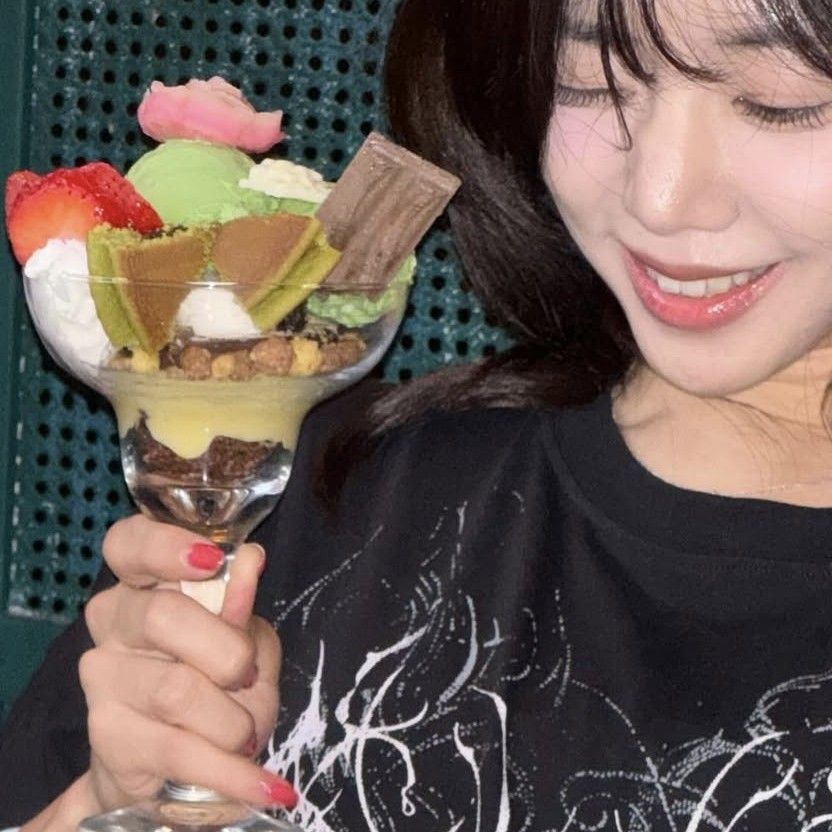 Behind-the-scenes cut of Apink