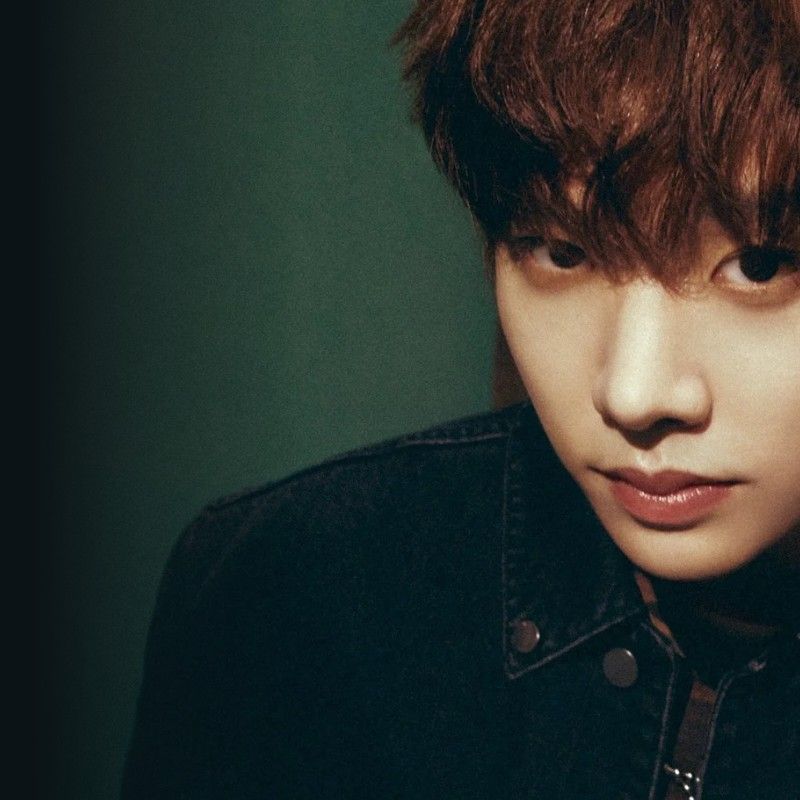 Behind-the-scenes cut of Hyunmin (ARrC)