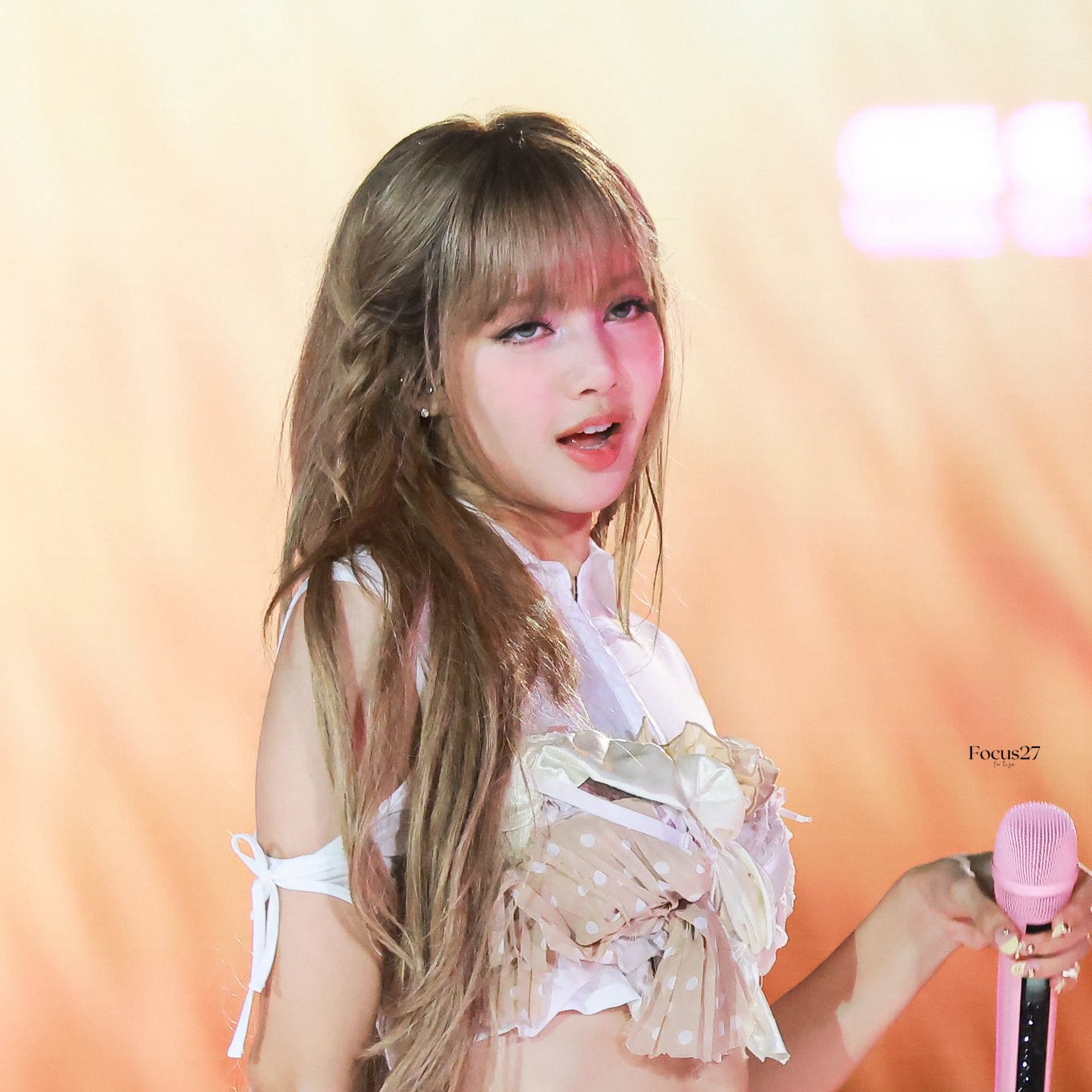 Lisa (BLACKPINK)的最新照片