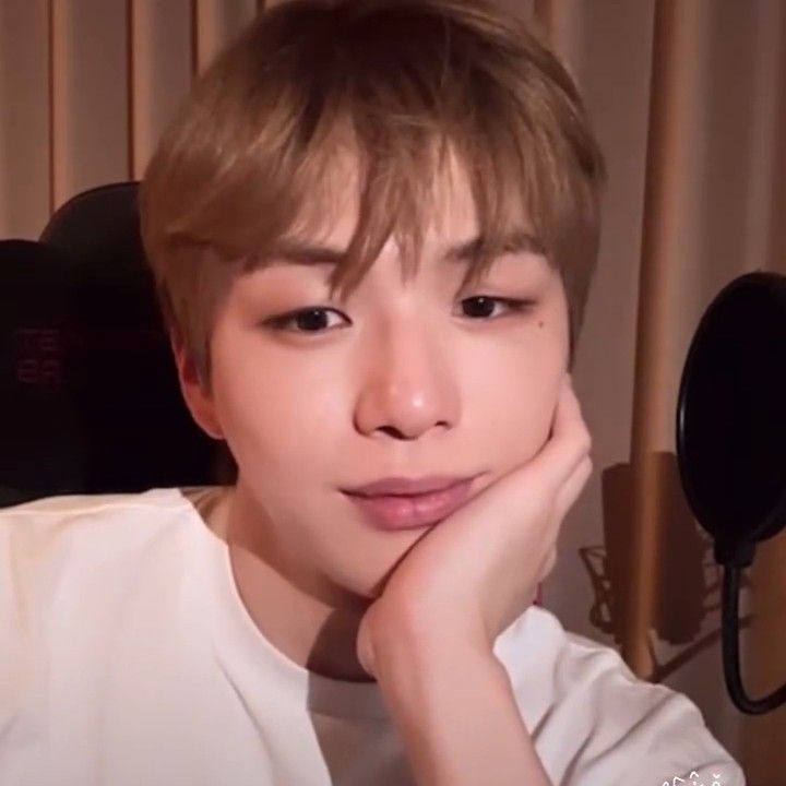 강다니엘 최근 활동샷