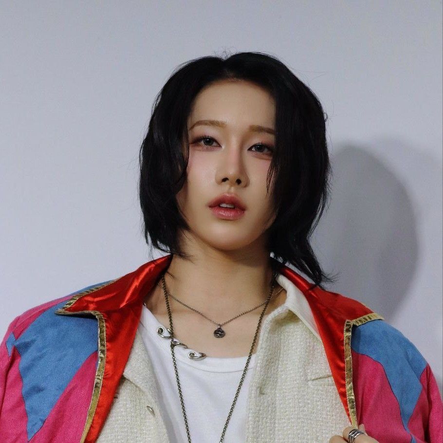 A moment captured by Rui (XLOV)'s fan