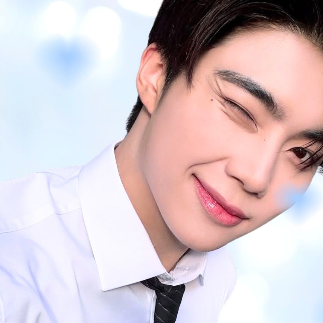 Latest photo of Park Gunwook (ZEROBASEONE)