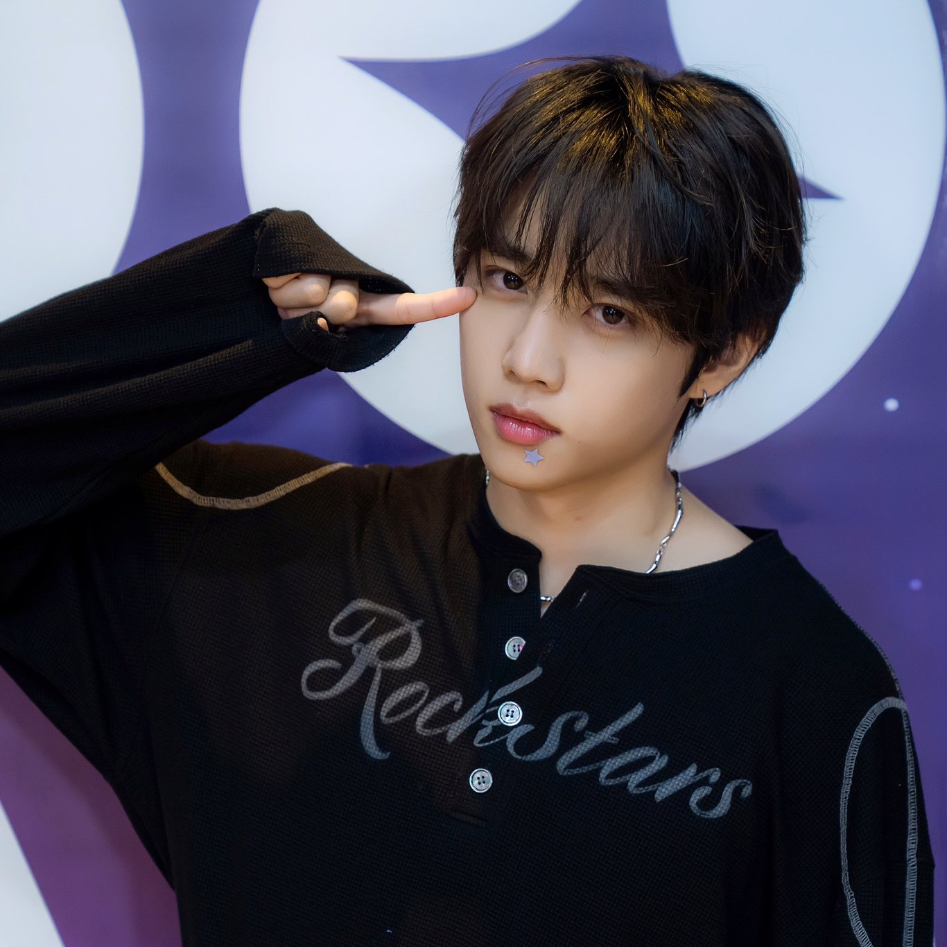 善旴 (THE BOYZ)的最新活动照片