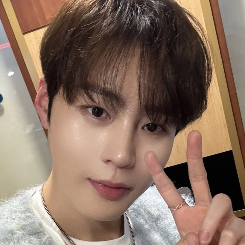 Recent activity shot of Ha Sungwoon