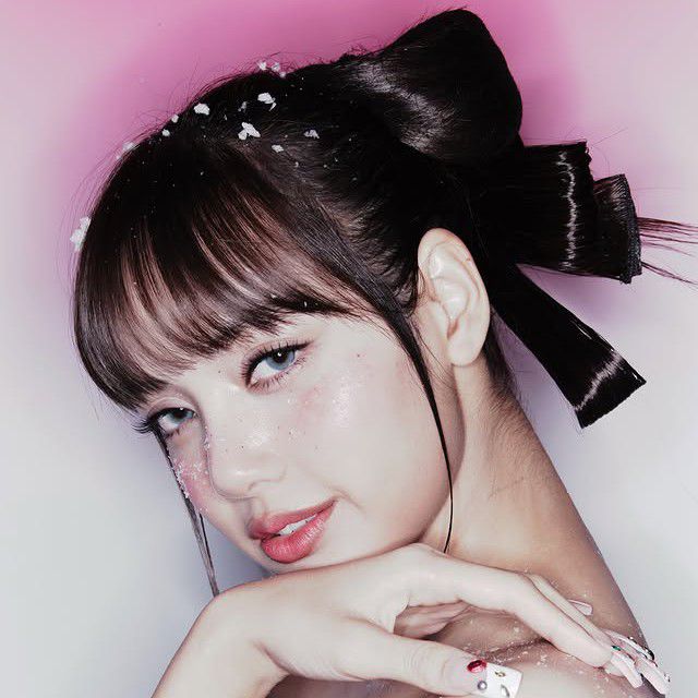 A moment captured by Lisa (BLACKPINK)'s fan