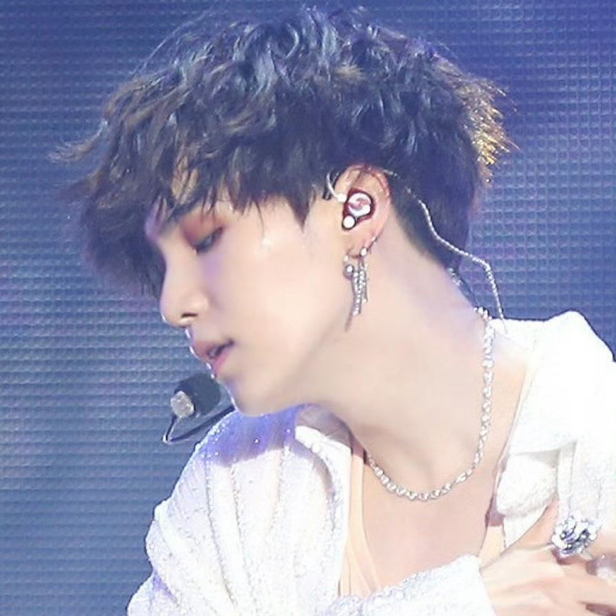 Latest photo of SUGA (BTS)