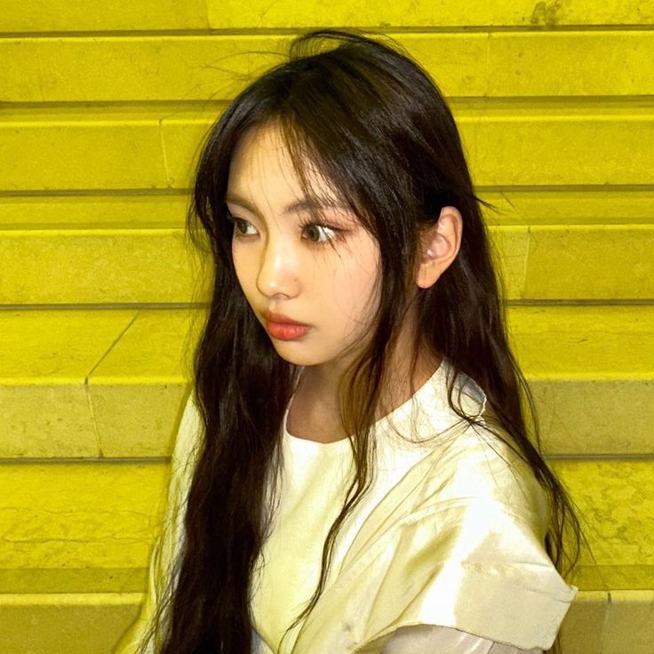 Recent activity shot of Hyein (NewJeans)