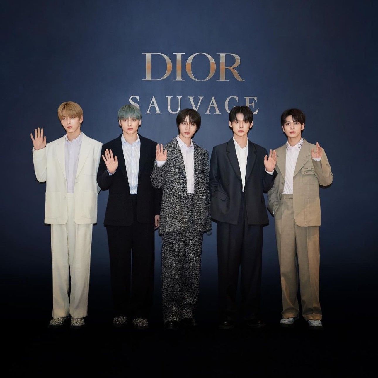 TOMORROW X TOGETHER的最新照片