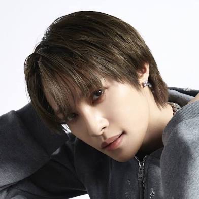Latest photo of YANGYANG (WayV)
