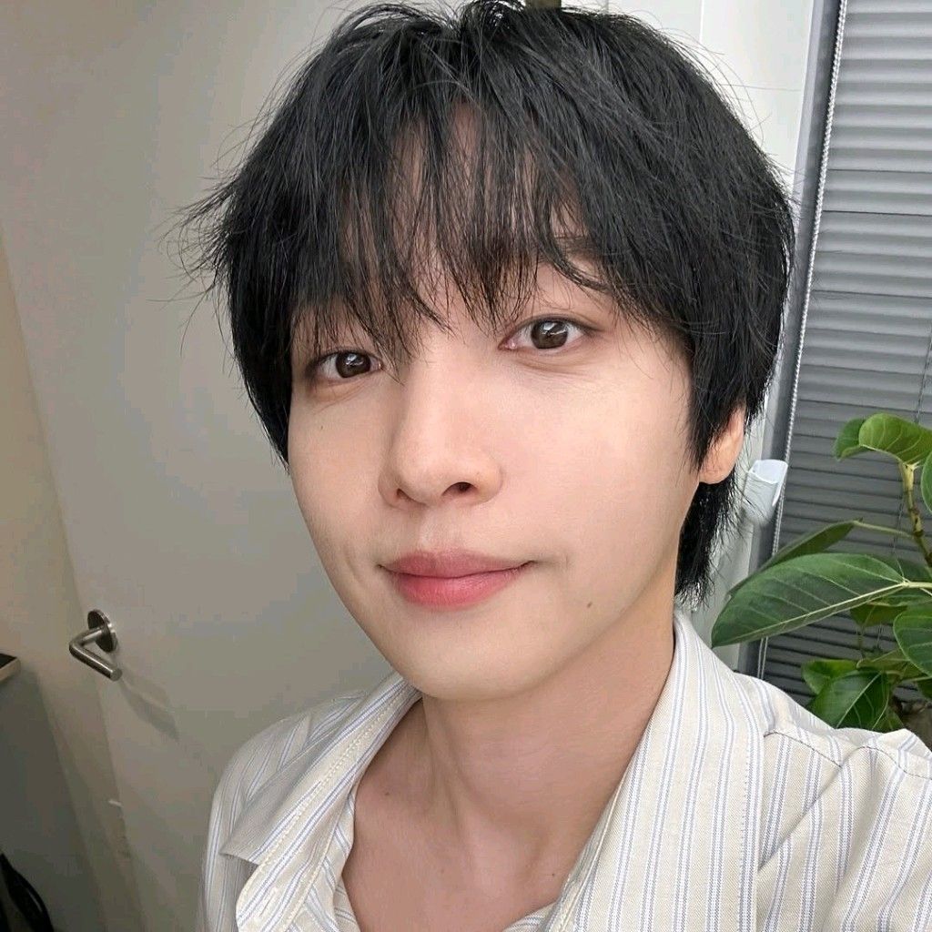 Recent activity shot of Jeong Sewoon