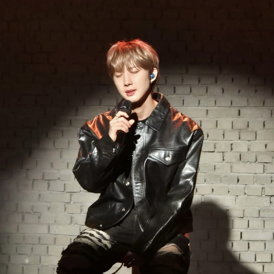 Hui (PENTAGON)粉丝拍下的瞬间