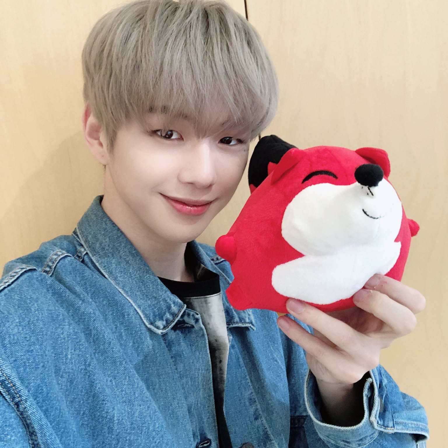 Behind-the-scenes cut of Kang Daniel