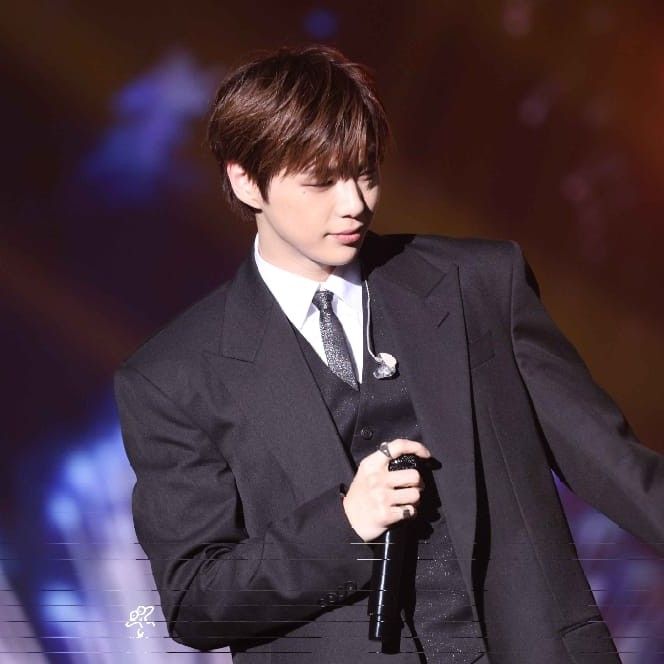 강다니엘의 비하인드 컷