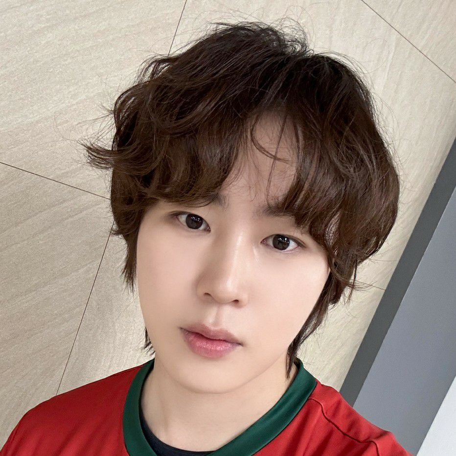 A moment captured by Ha Sungwoon's fan