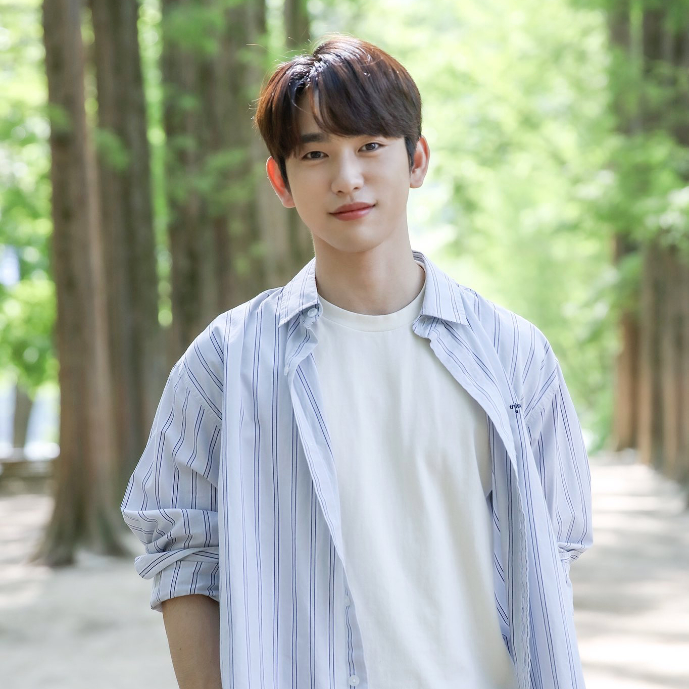 Behind-the-scenes cut of Jinyoung (GOT7)