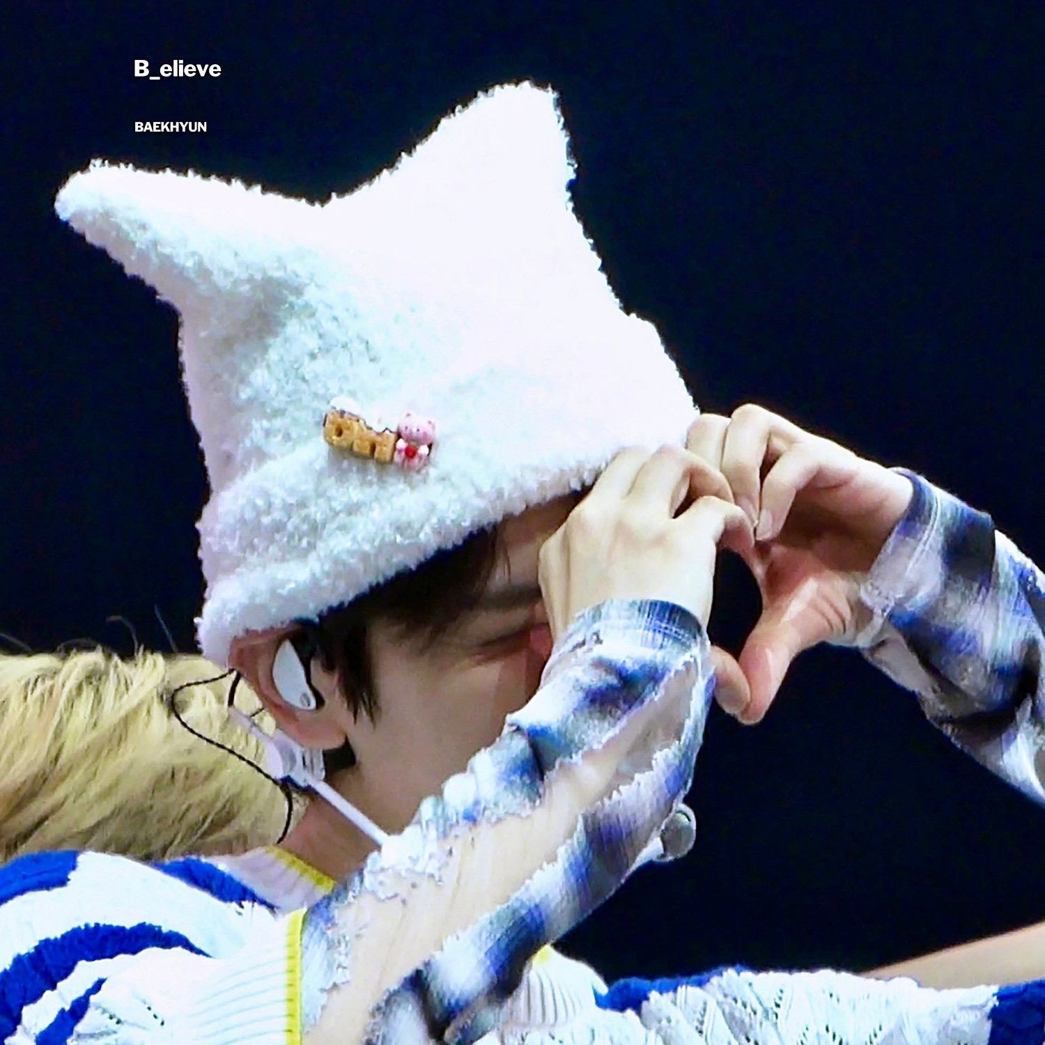 백현 (EXO)의 비하인드 컷