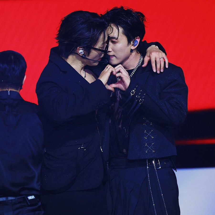 Momen yang diabadikan oleh penggemar Donghae (Super Junior)