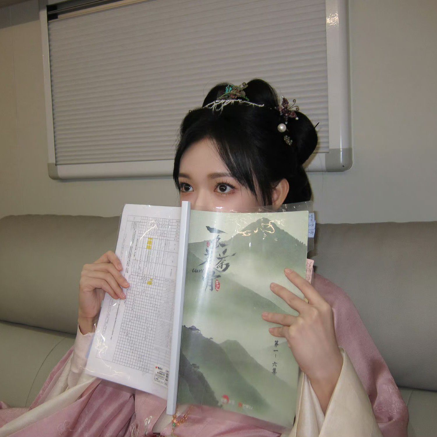 Behind-the-scenes cut of Cheng Xiao