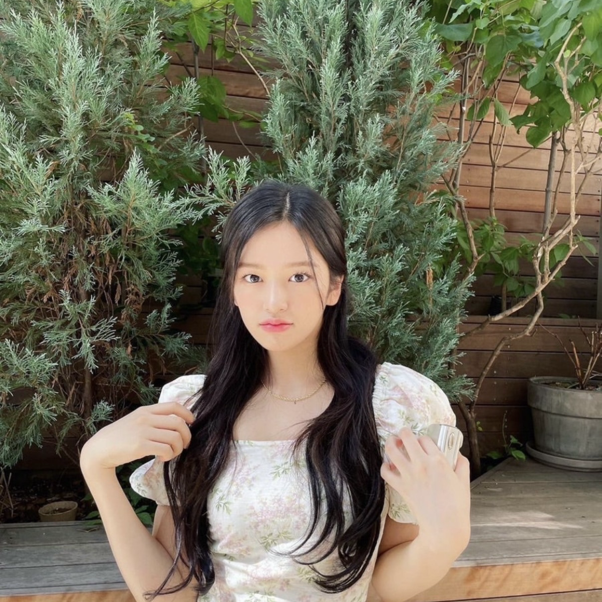 Recent activity shot of An Yujin (IVE)