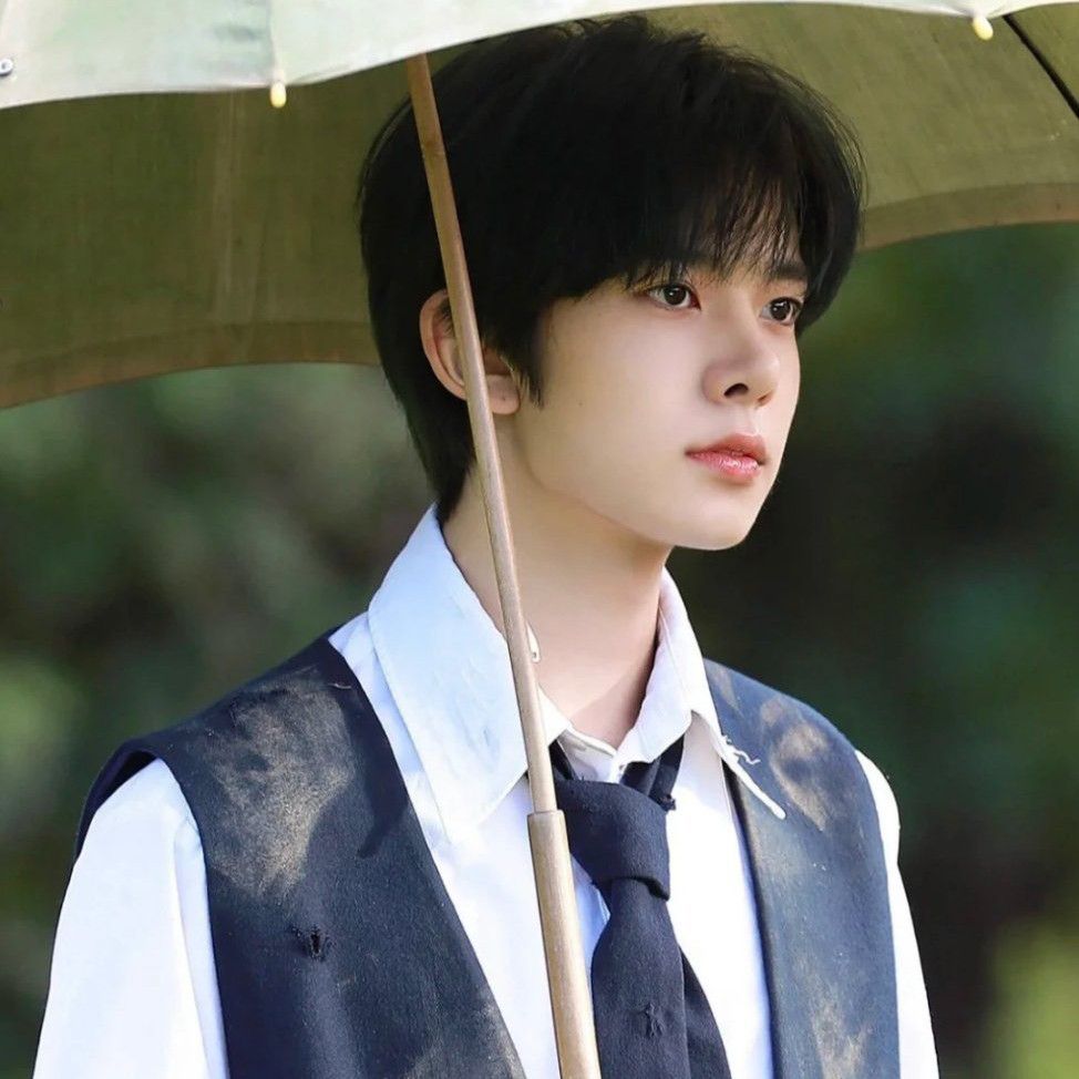 Foto aktivitas terbaru Heeseung (ENHYPEN)