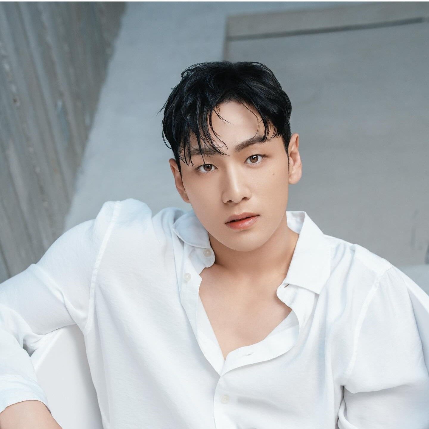 Behind-the-scenes cut of Baekho
