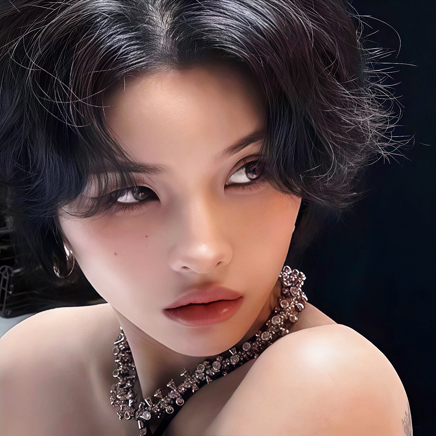 Behind-the-scenes cut of Soyeon ((G)I-DLE)