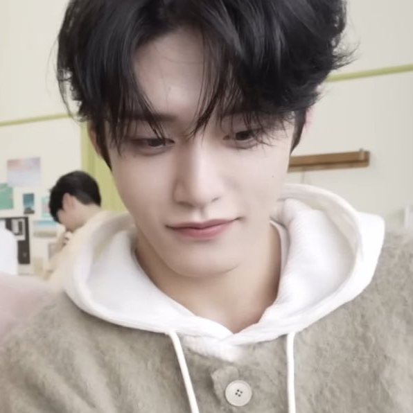Recent activity shot of Kim Jiwoong (ZEROBASEONE)