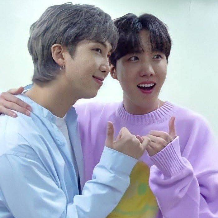 제이홉 (방탄소년단)의 최신 사진