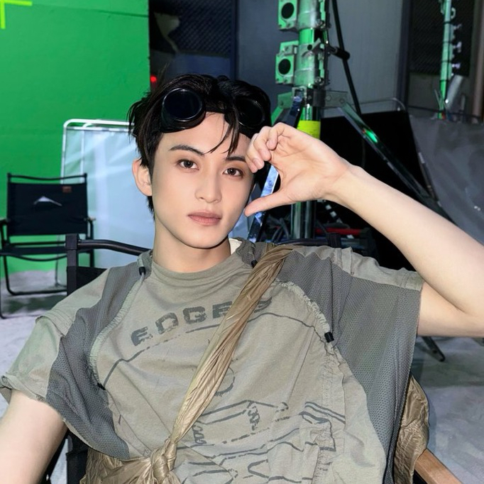 A moment captured by Mark (NCT 127, NCT DREAM)'s fan