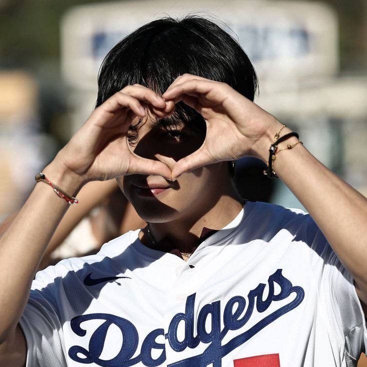 V (防彈少年團)粉絲拍下的瞬間