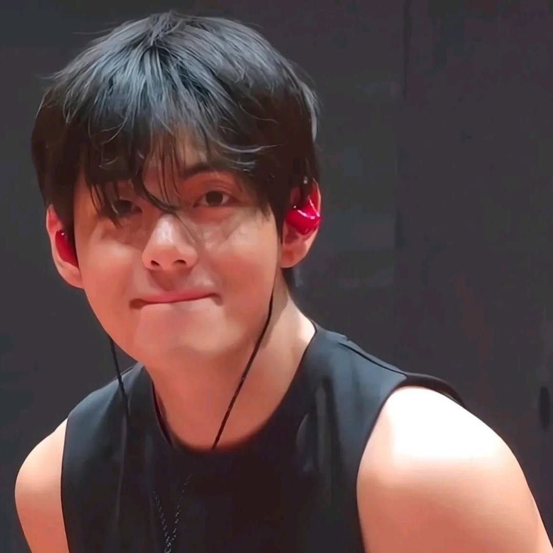 Latest photo of V (BTS)