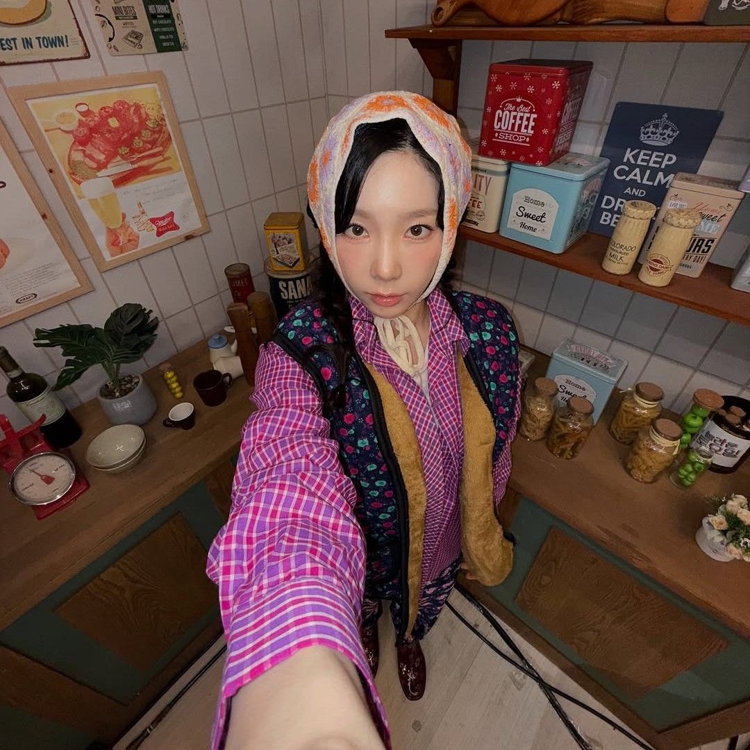 Behind-the-scenes cut of Taeyeon (Girls' Generation)