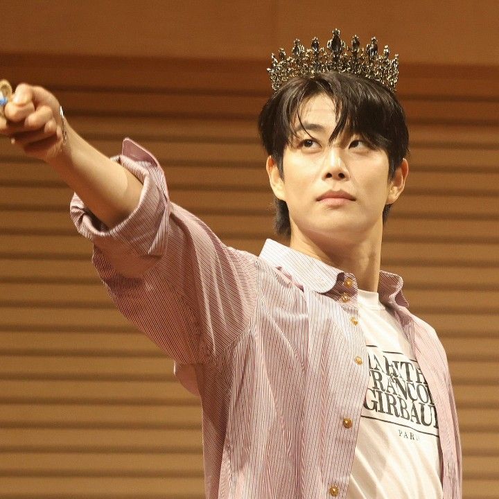A moment captured by MJ (ASTRO)'s fan