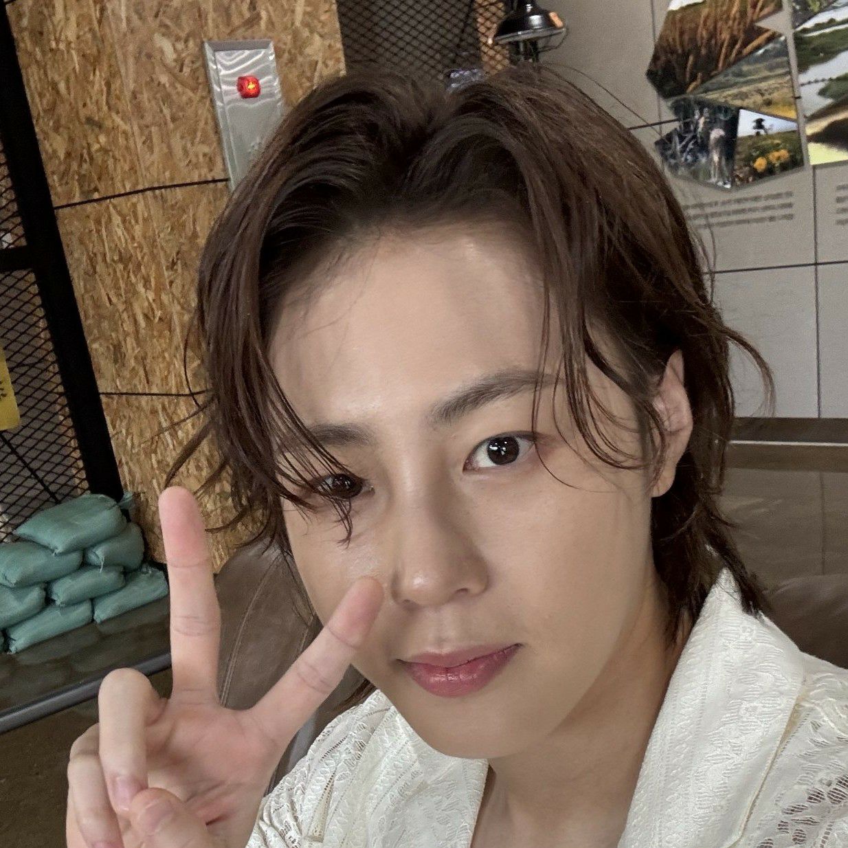 Behind-the-scenes cut of Ha Sungwoon