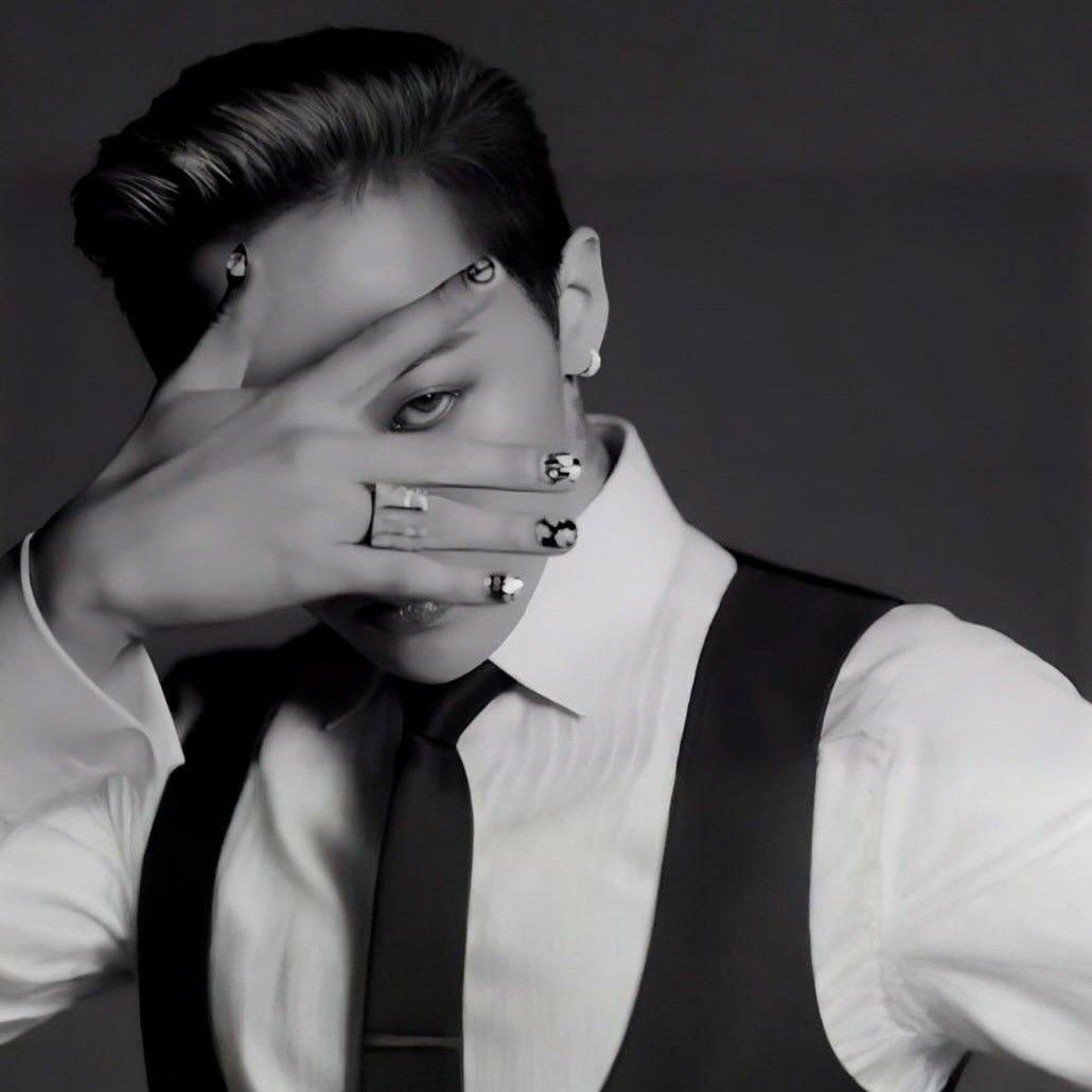 Behind-the-scenes cut of G-DRAGON (BIGBANG)