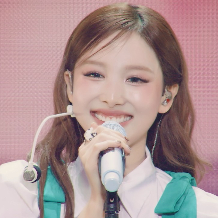 Latest photo of Nayeon (TWICE)