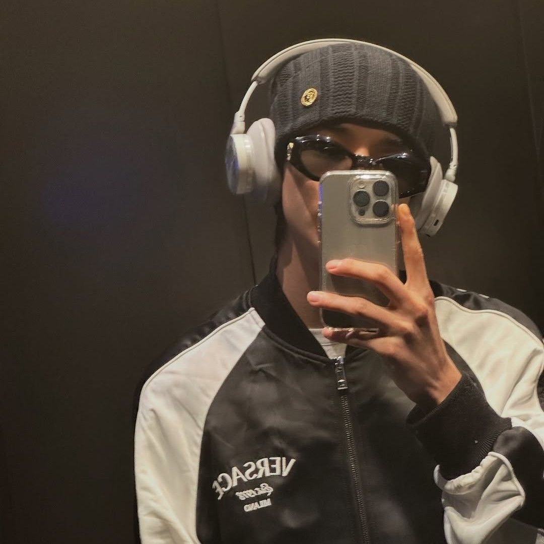 Foto terbaru Hyunjin (Stray Kids)
