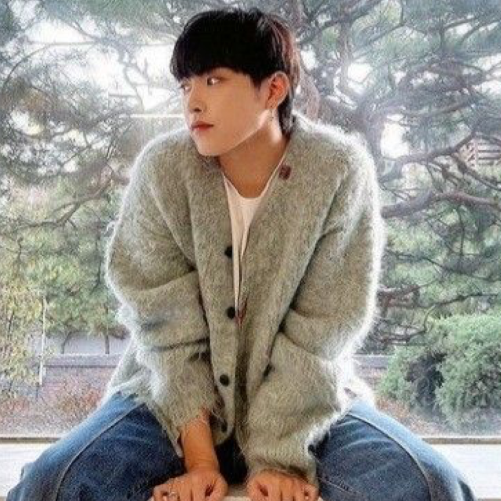 弘中 (ATEEZ)的幕后花絮