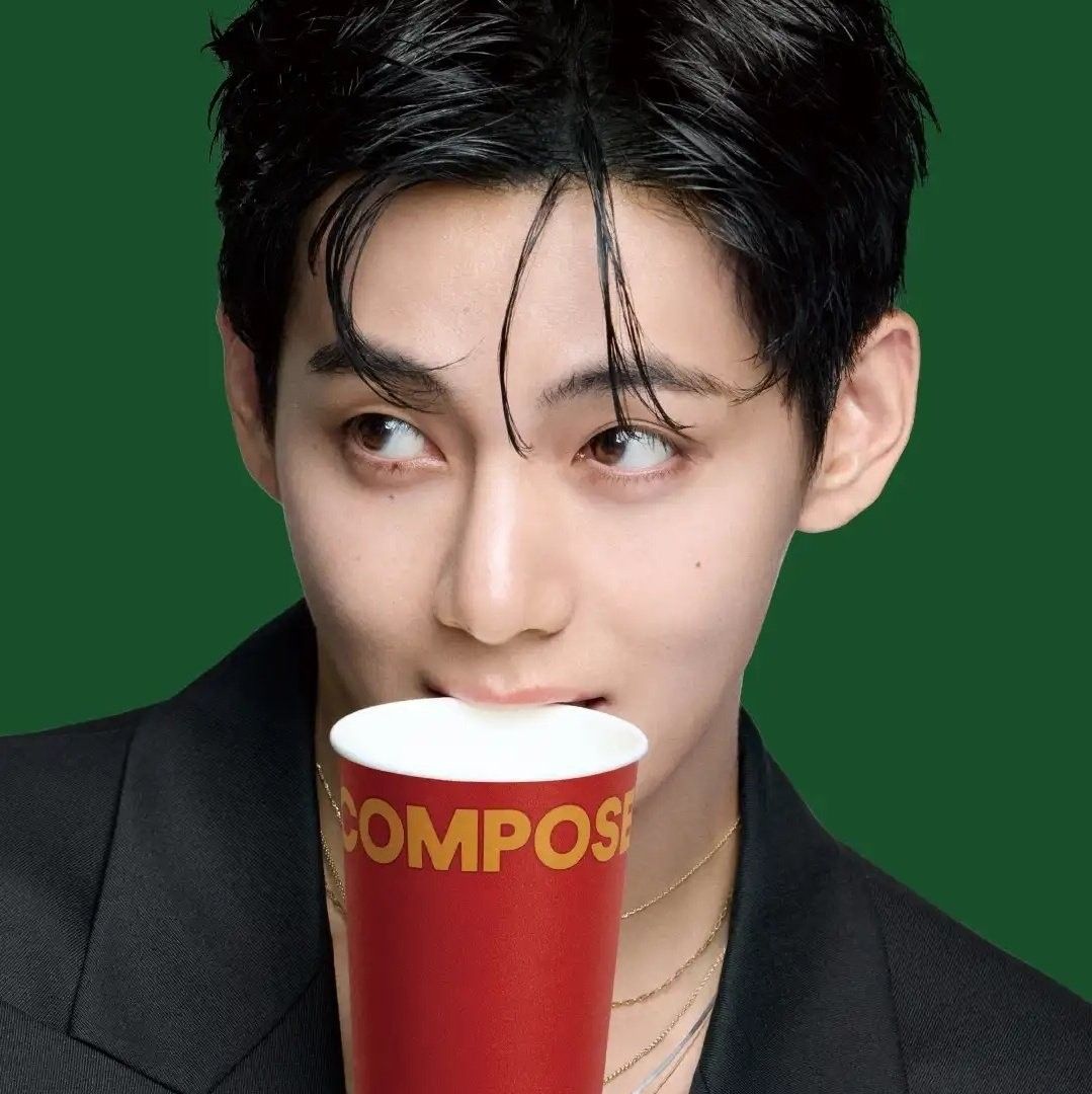 뷔 (방탄소년단)의 최신 사진