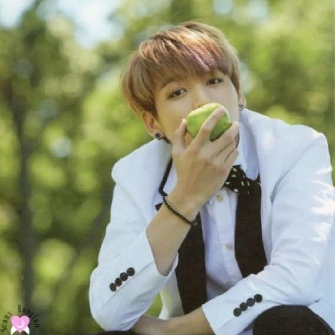 Momen yang diabadikan oleh penggemar Jungkook (BTS)