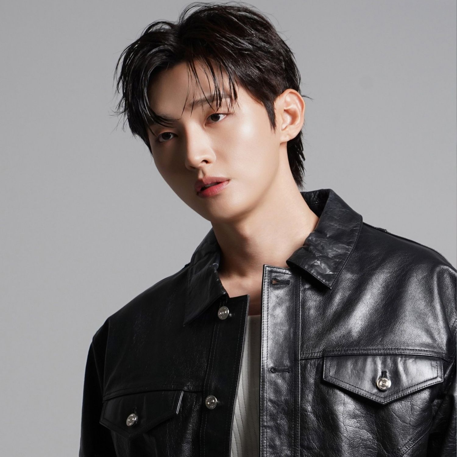 Recent activity shot of Yoon Jisung