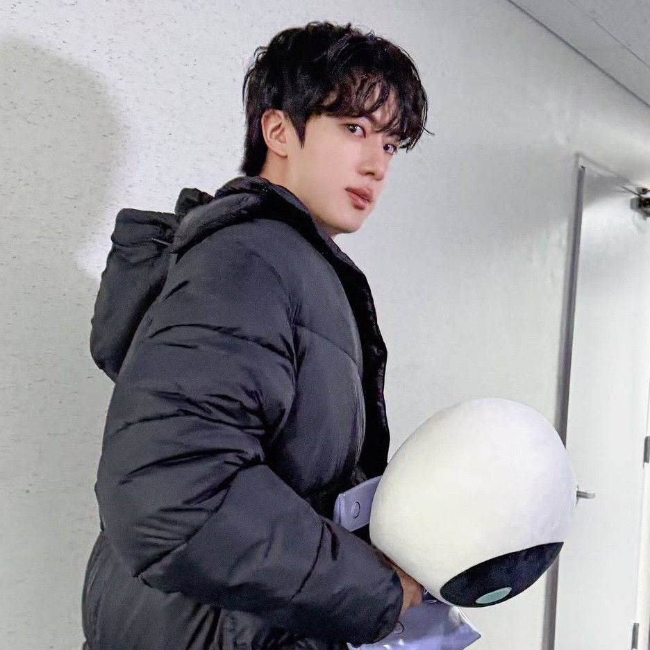 진 (방탄소년단)의 비하인드 컷