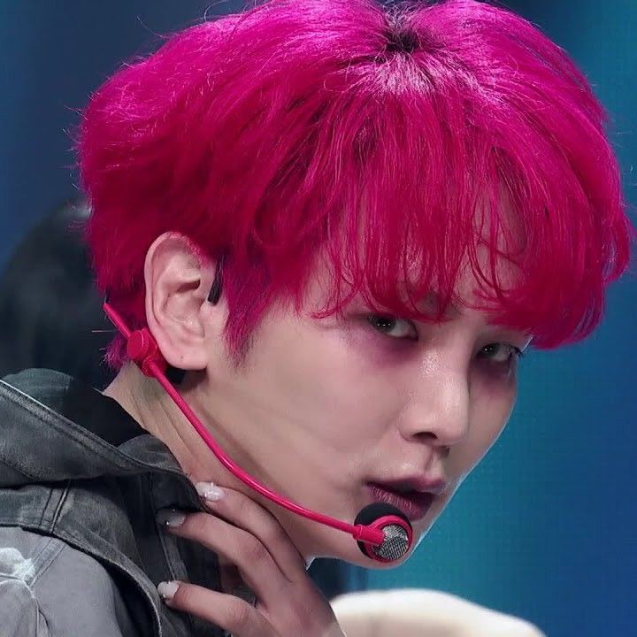 Behind-the-scenes cut of Key (SHINee)
